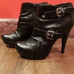 G by Guess Bootie heels black with buckles